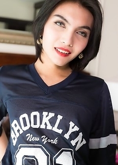 Ladyboy Sofie - Brooklyn Be Mine Jerkoff Facial