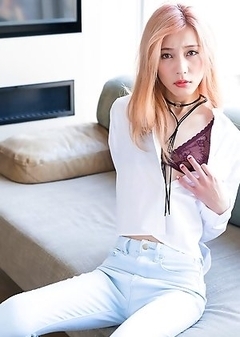 Chulin Nakazawa showing off her slender body