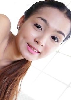 Thai ladyboy Samy studying in Bangkok fucked by white tourist