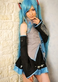Who is that blue-haired nymph?? Why, it's Lisa, the Tokyo newhalf who can make any man putty in her hands.